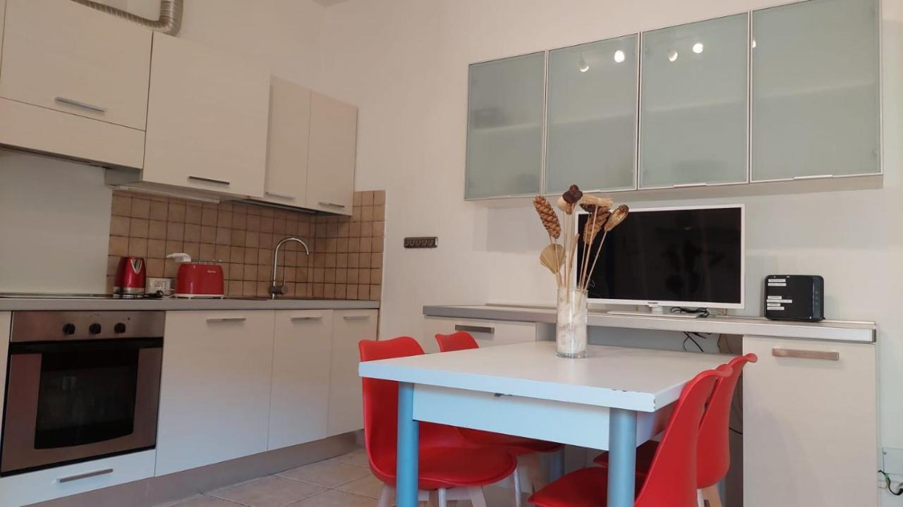 Casa Vacanze I Leoni 恩波利 外观 照片