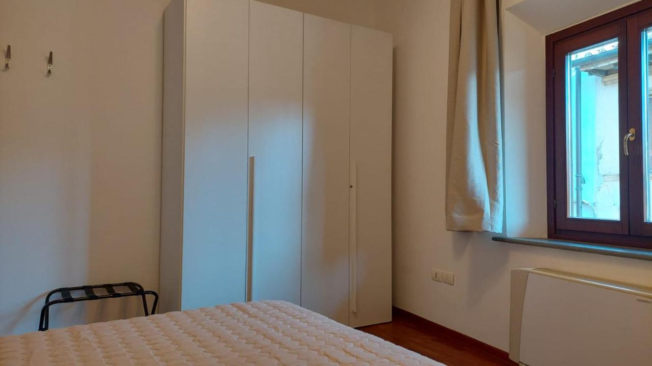Casa Vacanze I Leoni 恩波利 外观 照片